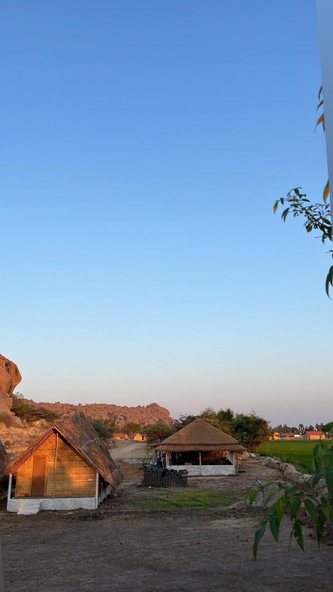 Tropical Hampi Hotel Bagian luar foto