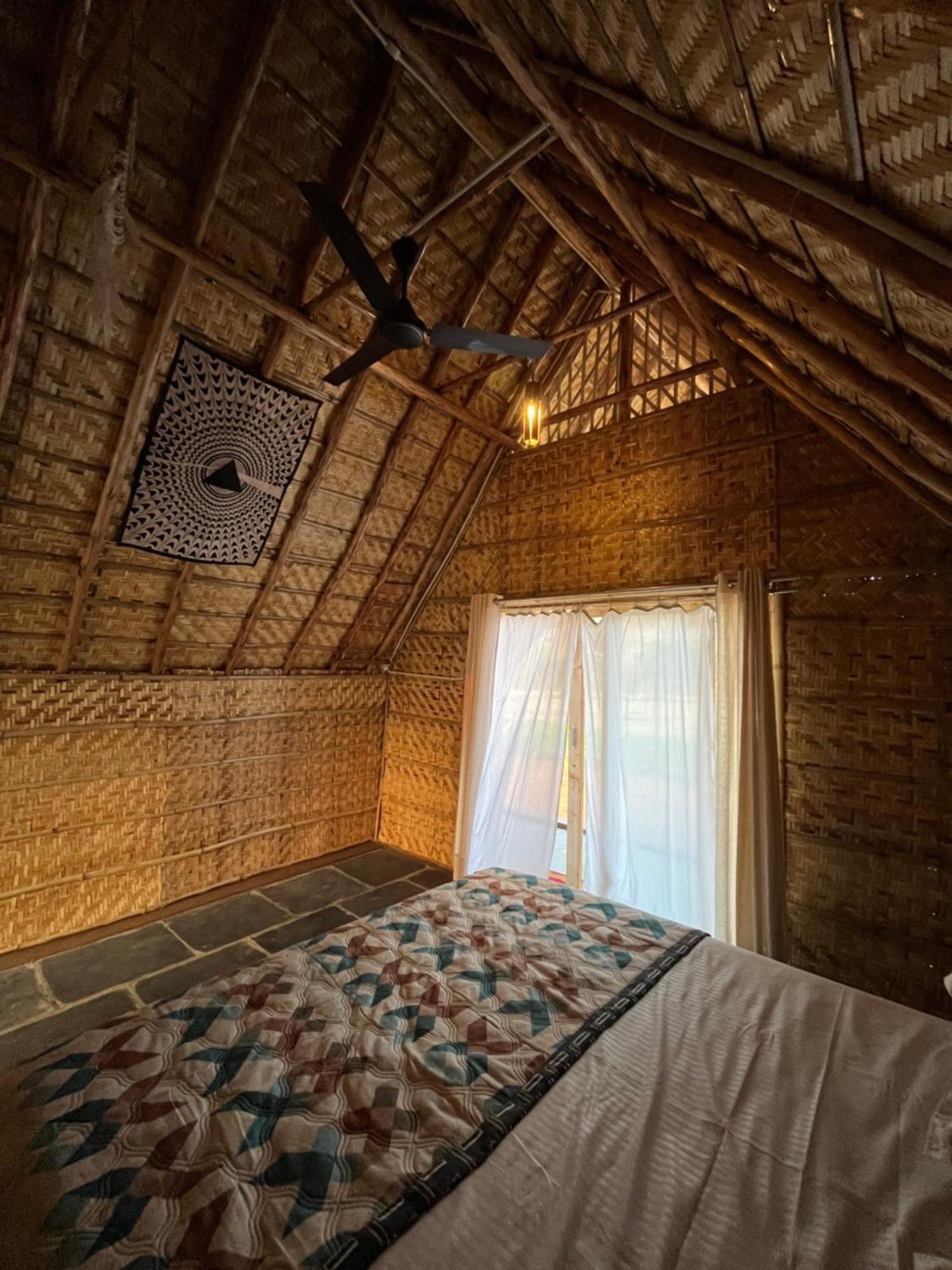 Tropical Hampi Hotel Bagian luar foto