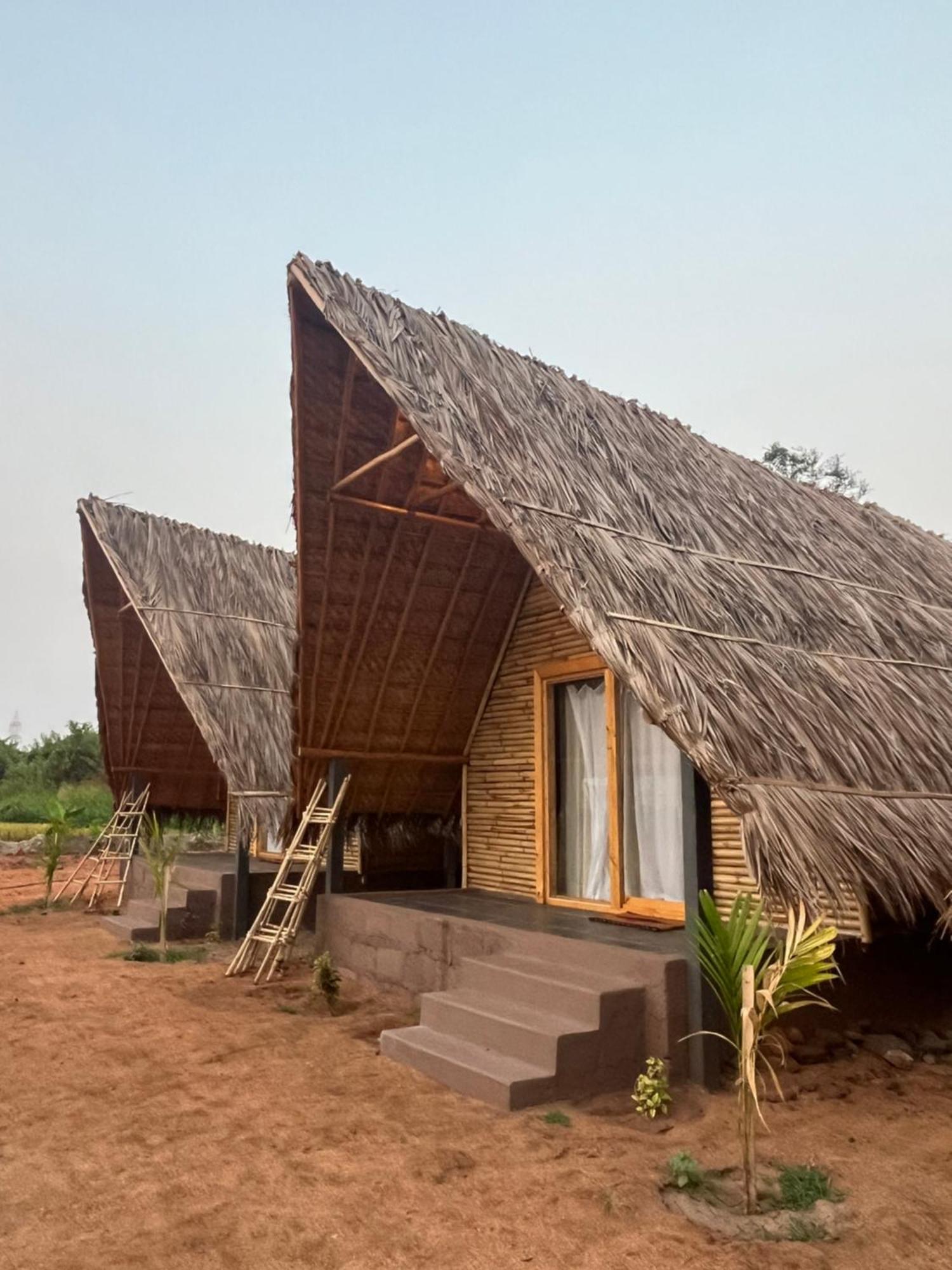 Tropical Hampi Hotel Bagian luar foto