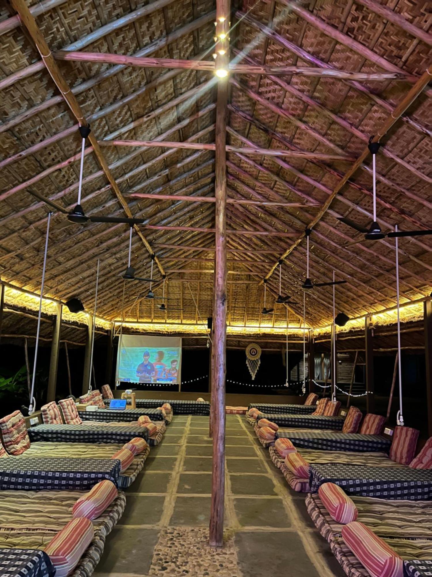 Tropical Hampi Hotel Bagian luar foto