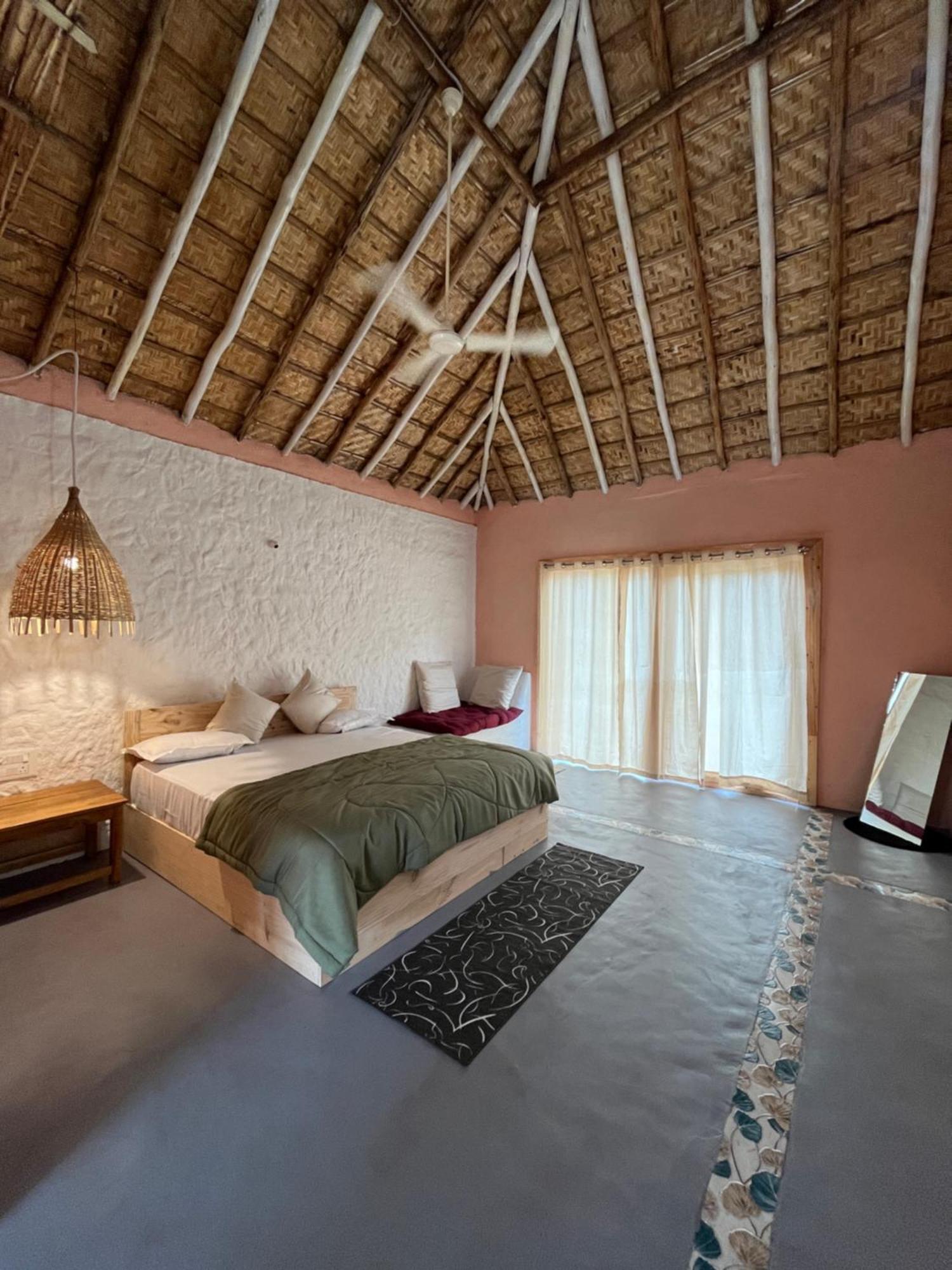 Tropical Hampi Hotel Bagian luar foto