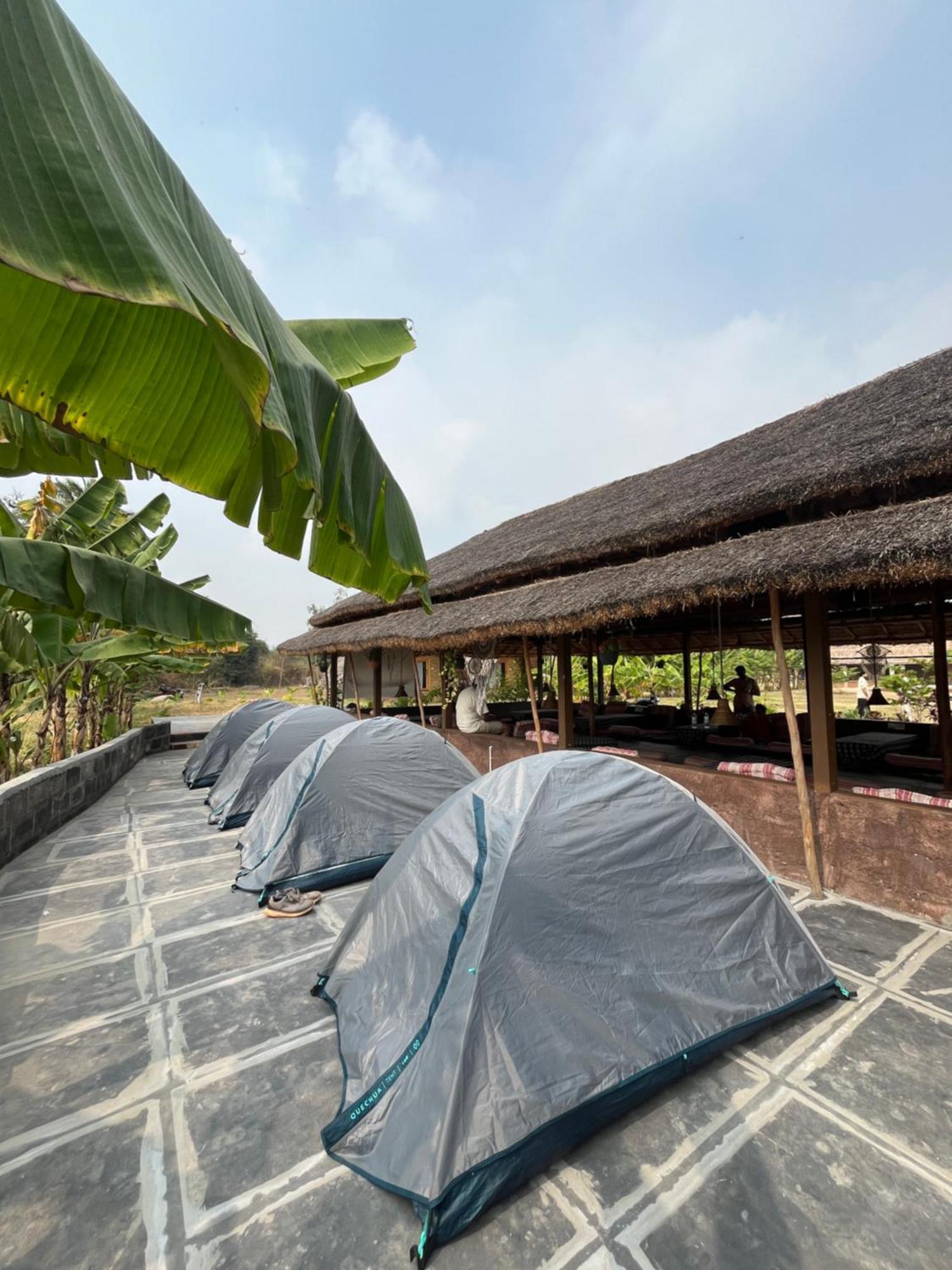 Tropical Hampi Hotel Bagian luar foto